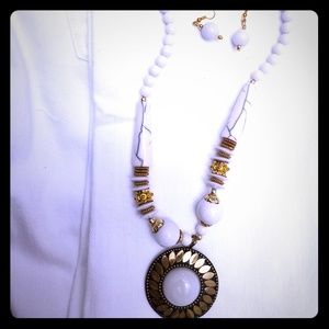 Neckpiece and matching earrings set